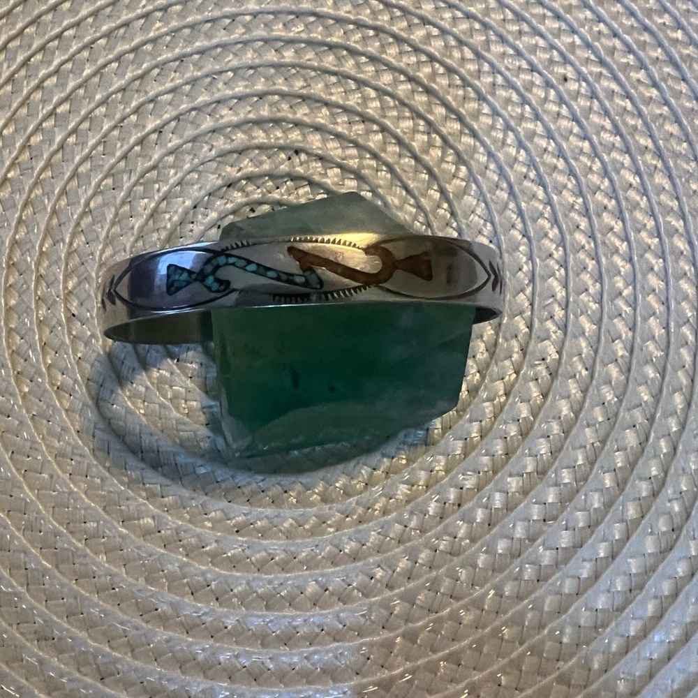 Vintage Navajo 1970’s Chip Inlay Turquoise n Coral Cuff Stamped Bracelet - Picture 4 of 9
